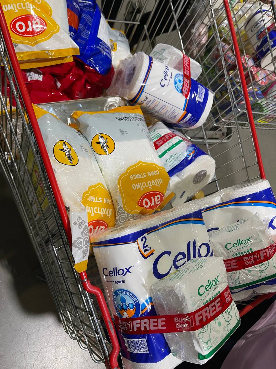 Da Houg Heng's team enhances Cellox presence at Makro Cambodia